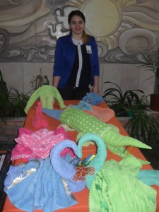 туристы продемонстрировали технику складывание полотенец в готелях (1)